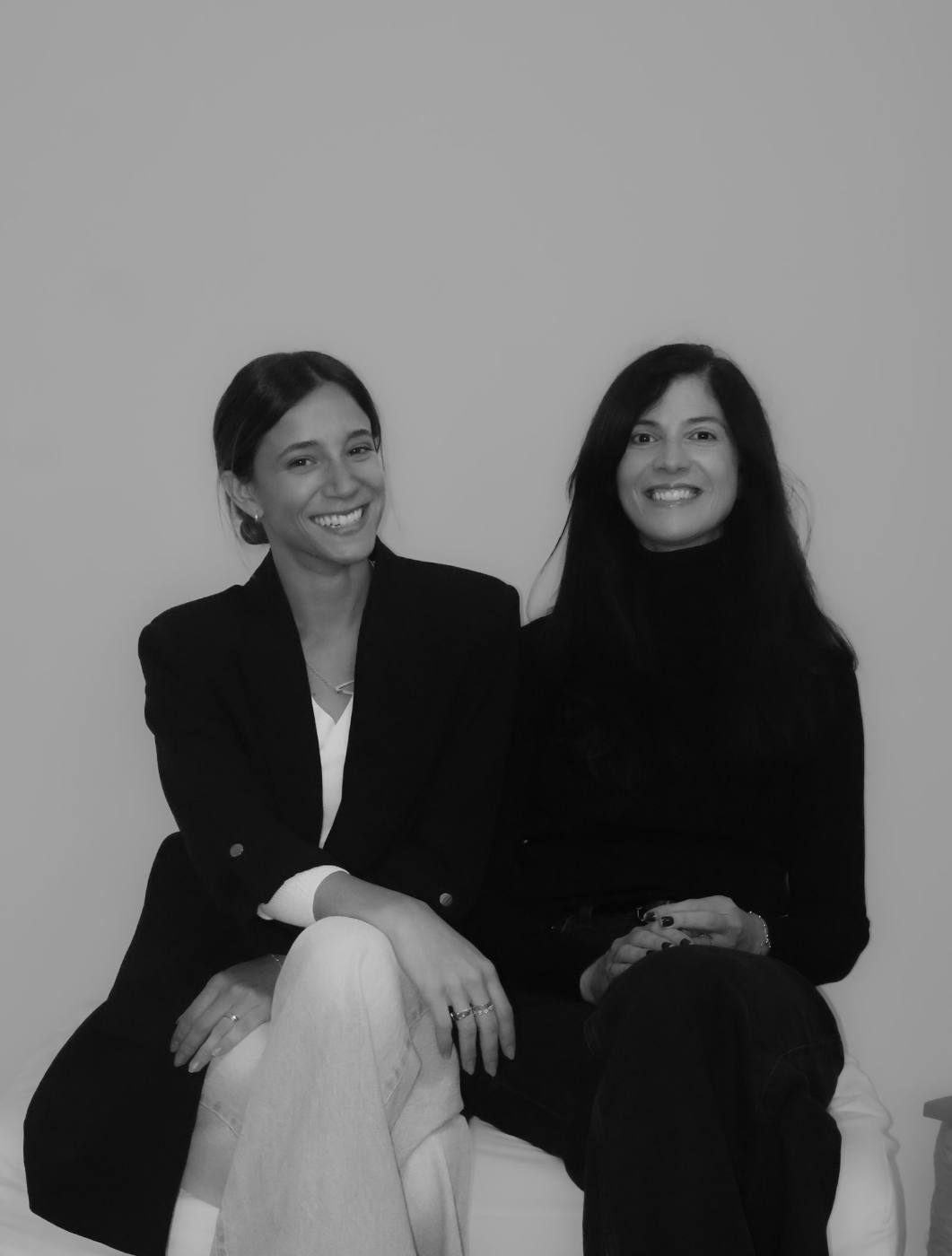 Retrato en blanco y negro de las arquitectas de IMBAUD